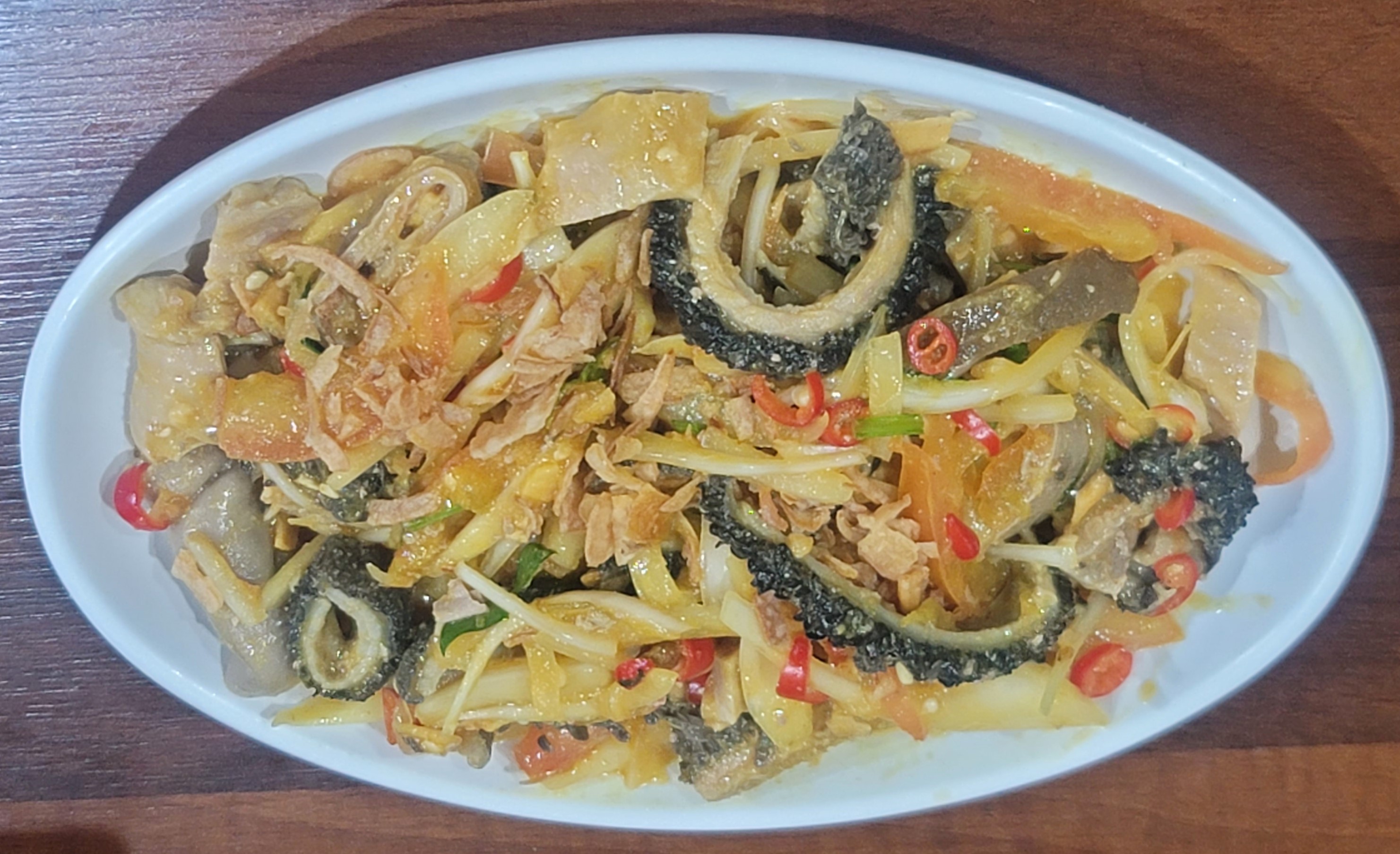 အမဲအူသုပ် 소내장샐러드